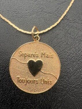 14K gold necklace & pendant-"Separes Mais Toujours Unis"